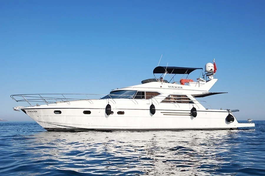 Моторная яхта VOYAGER 23 &mdash; Sparks Life Worldwide