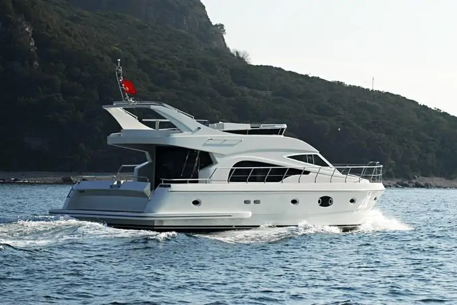 Моторная яхта WHITE BLUE 11 &mdash; Sparks Life Worldwide