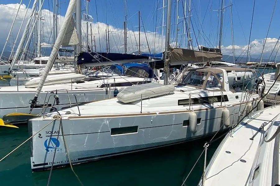 Парусная яхта SOLAR 9 &mdash; Sparks Life Worldwide