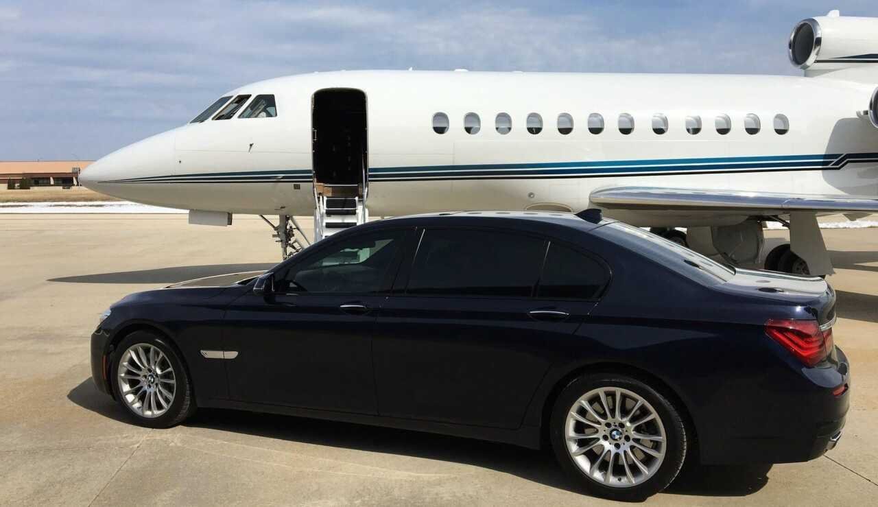 Зображення для статті: Rent a private business liner