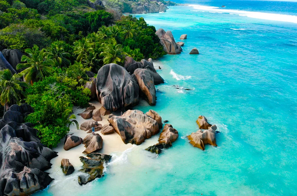 Bae Lazare (Mahe isl.) – La Dig Marina (La Dig isl.) (15 м.миль 2.5 години)