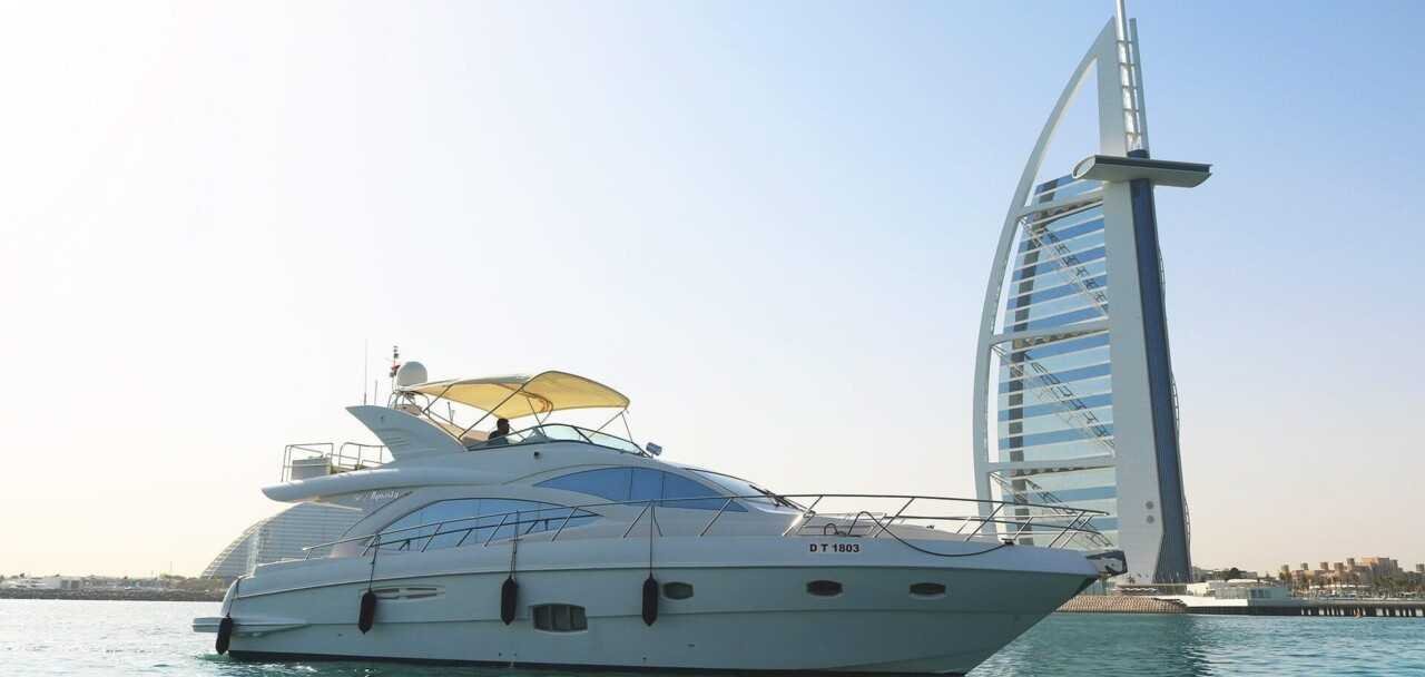 Зображення для статті: Туризм на яхте